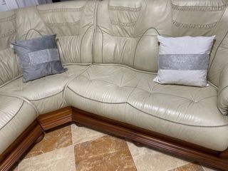 Rinconera de piel beige como nueva