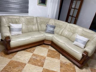 Rinconera de piel beige como nueva