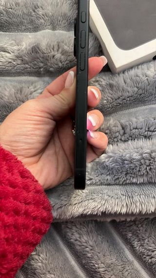 iPhone 16 negro 128gb  Poco uso ni un roce