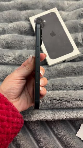 iPhone 16 negro 128gb  Poco uso ni un roce