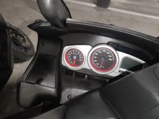 Maxi Scooter Negra Automática