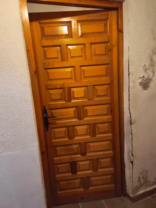 Puerta madera maciza cuarterones 81,5x199,8