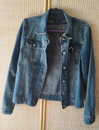 Cazadora tejana Naf Naf azul