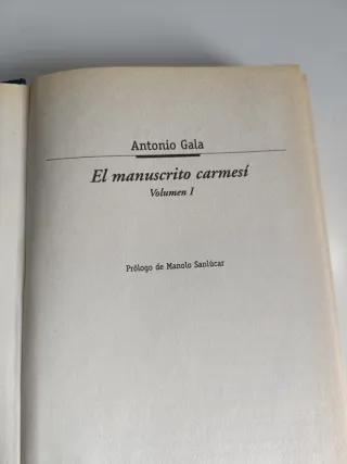 El manuscrito carmesí