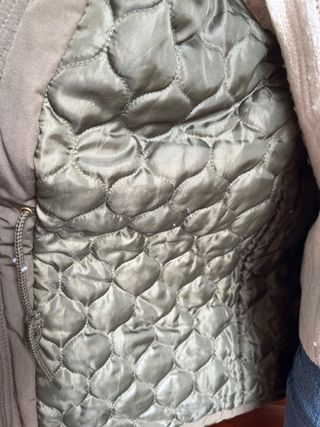 Chaquetón verde impermeable con forro