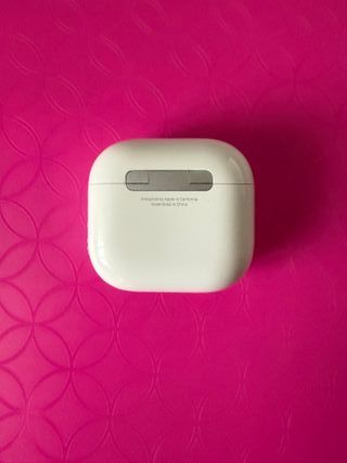 Estuche AirPods 4 Generación Sin ANC