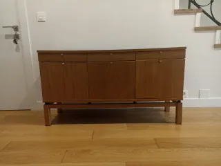 Aparador roble barnizado 135x42 altura 74