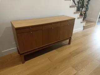 Aparador roble barnizado 135x42 altura 74