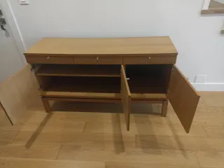 Aparador roble barnizado 135x42 altura 74