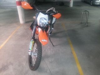 Moto KTM 690 R Enduro Naranja Blanca