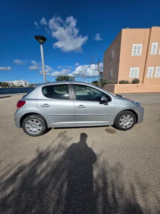 Peugeot 207 2011