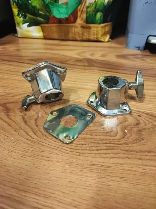 Abrazaderas Toms Batería (FALTAN TORNILLOS)