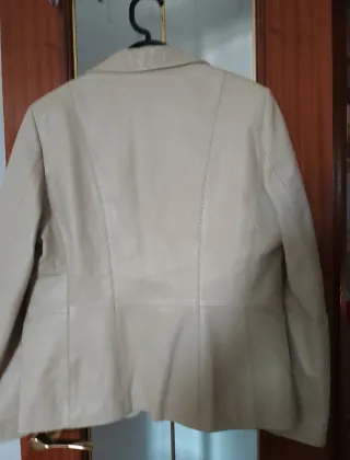 Chaqueta de piel beige Talla 44