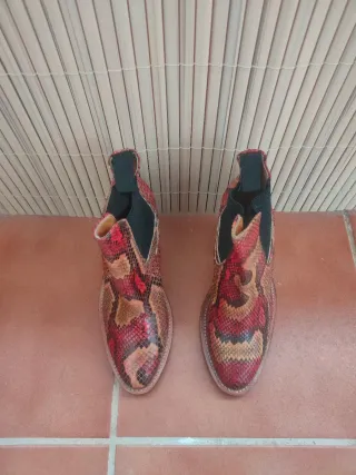 Botines Durango piel efecto pitón hechos en España