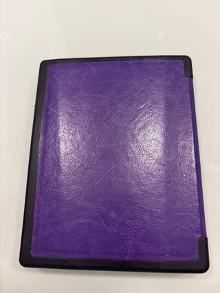 E-reader Kobo Negro con Funda morada