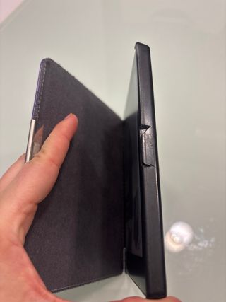 E-reader Kobo Negro con Funda morada