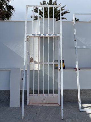 Puerta acceso aluminio