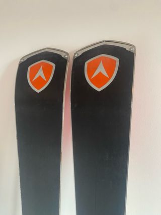 Esquís Dynastar CR 72 con fijaciones Look