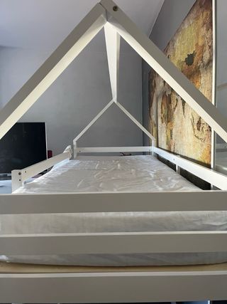 Cama alta infantil con tobogán