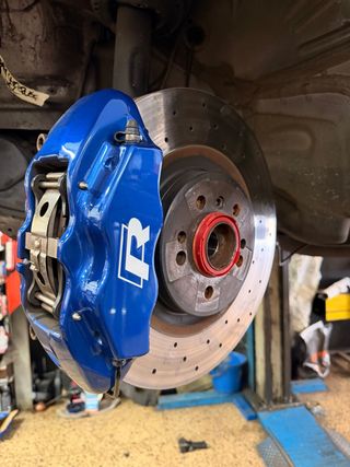 Frenada RS3 Pinza Disco Logo Golf R