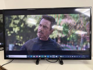 Monitor 46” HD con soporte de pared