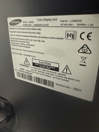 Monitor 46” HD con soporte de pared