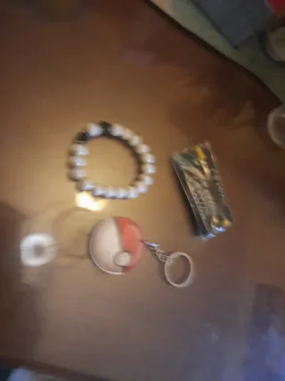 Pulsera, Llavero y Crayones de Colores