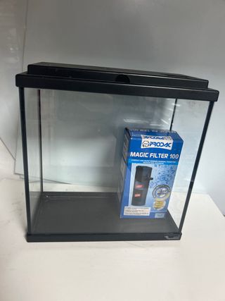 Pecera Negra y Transparente