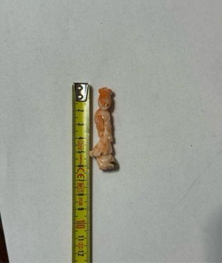 Antica statuetta cinese in corallo