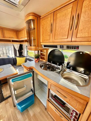 Caravana Hobby Cama Isla + Aire Acondicionado