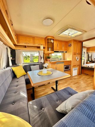 Caravana Hobby Cama Isla + Aire Acondicionado