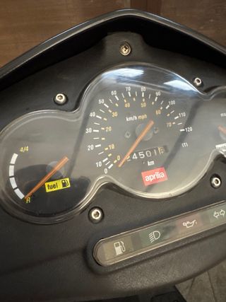 Aprilia Sonic Scooter Roja y Negra