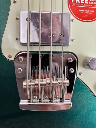 CAMBIO Bajo Eléctrico Squier by Fender