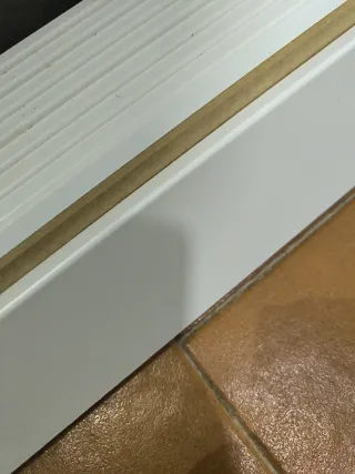 Zócalo DM lacado blanco 90x12 largo 2.75 metros