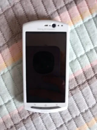 Sony Ericsson Xperia neo V - Caja