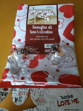 Tovaglia San Valentino + 2 Tazzine Brandani