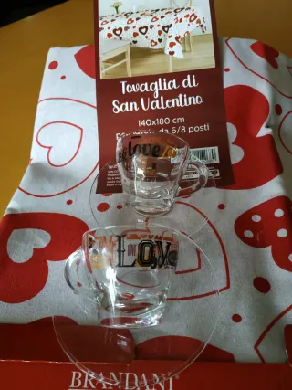 Tovaglia San Valentino + 2 Tazzine Brandani