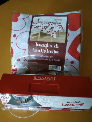 Tovaglia San Valentino + 2 Tazzine Brandani