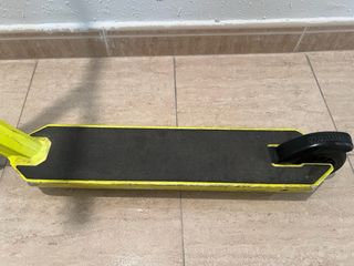 Patinete Acrobacias Amarillo