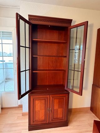 Vitrina madera y cristal