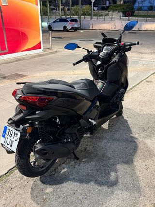 Moto Yamaha XMAX 125 Tech MAX