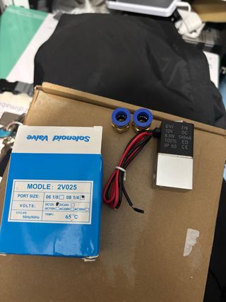 Válvula Solenoide Neumática Eléctrica 2V025