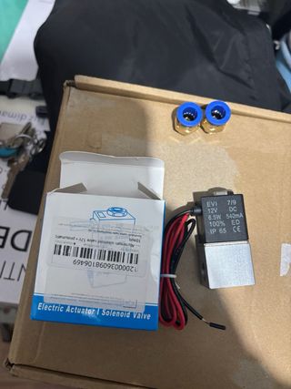 Válvula Solenoide Neumática Eléctrica 2V025