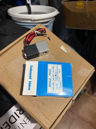 Válvula Solenoide Neumática Eléctrica 2V025