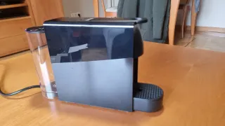 Cafetera Nespresso Essenza Mini Negra