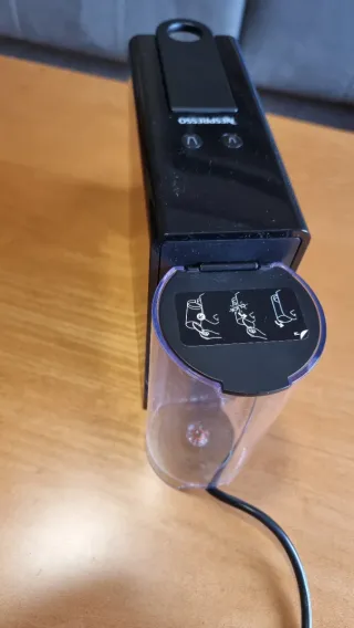 Cafetera Nespresso Essenza Mini Negra