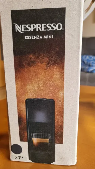 Cafetera Nespresso Essenza Mini Negra