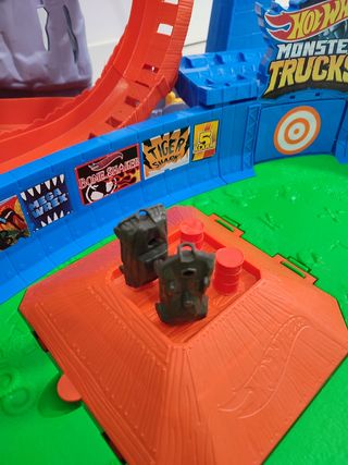 Pista Hot Wheels Monster Trucks T-Rex