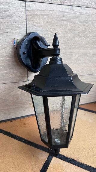 Farola exterior negra metal y cristal