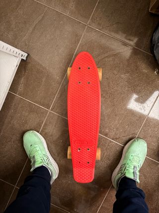 Monopatín rojo Oxelo